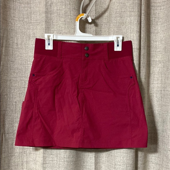 Title Nine Burgundy Skirt with hidden Shorts - Picture 1 of 8